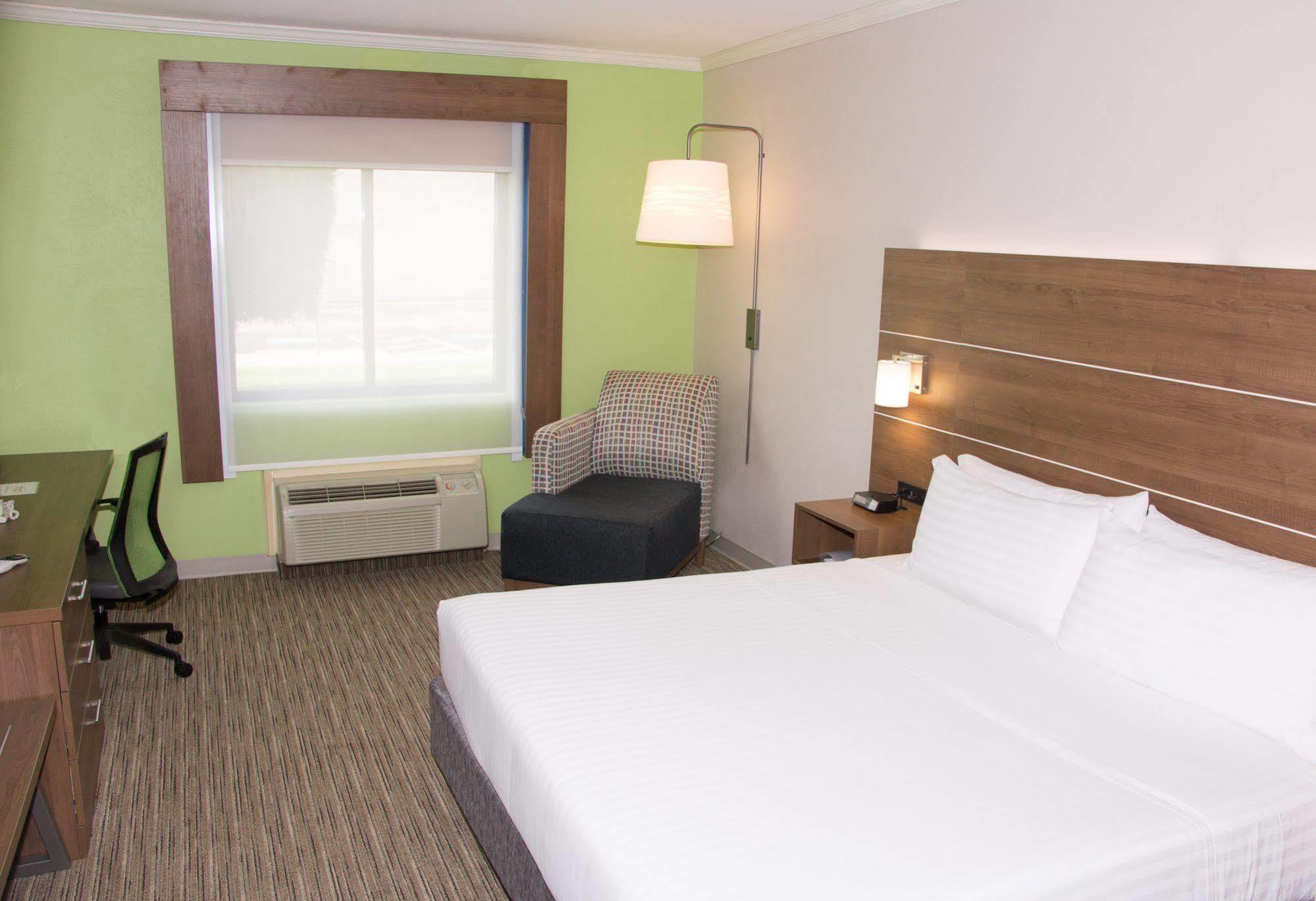 Holiday Inn Express North 泰勒 外观 照片
