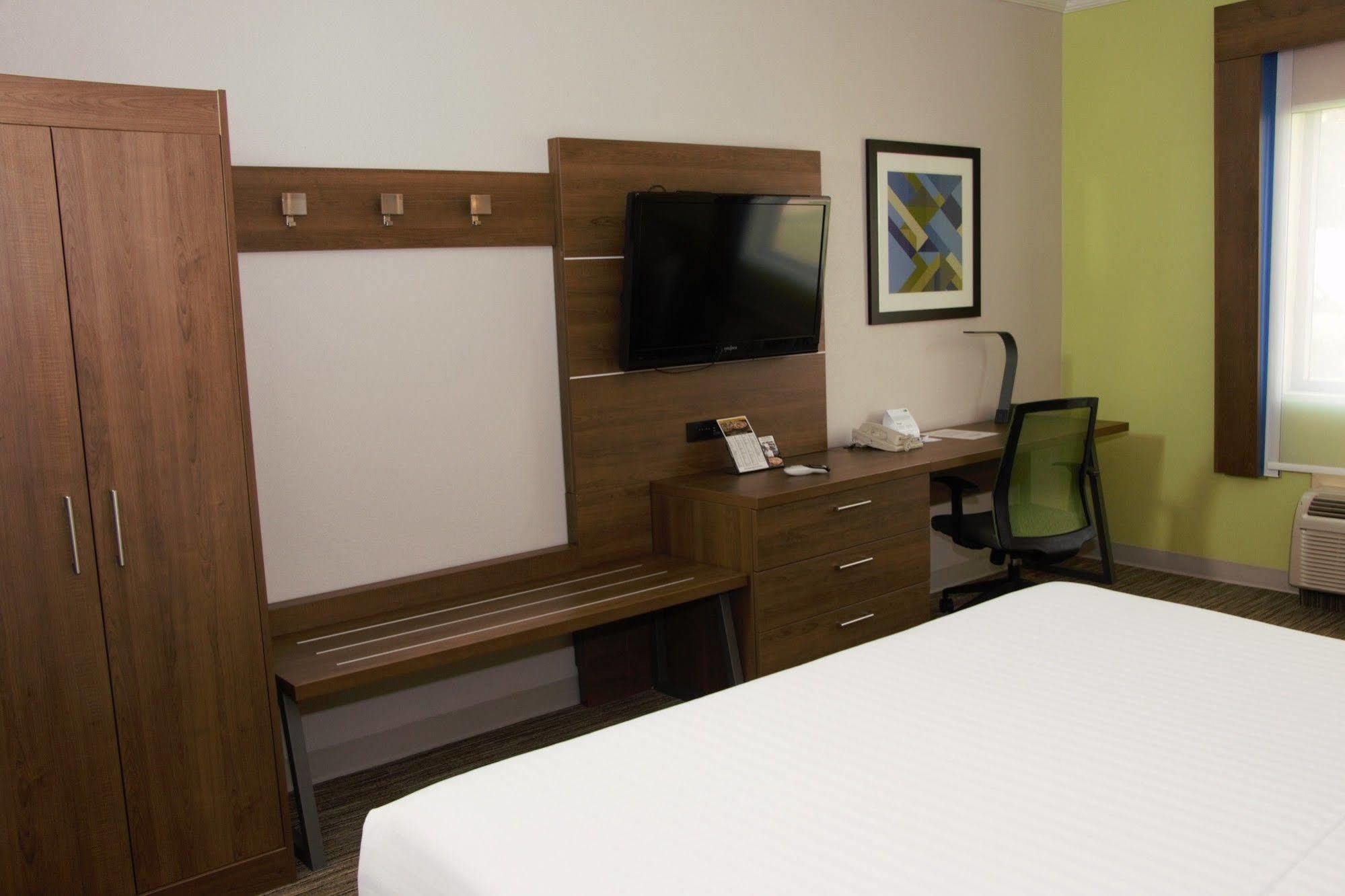 Holiday Inn Express North 泰勒 外观 照片