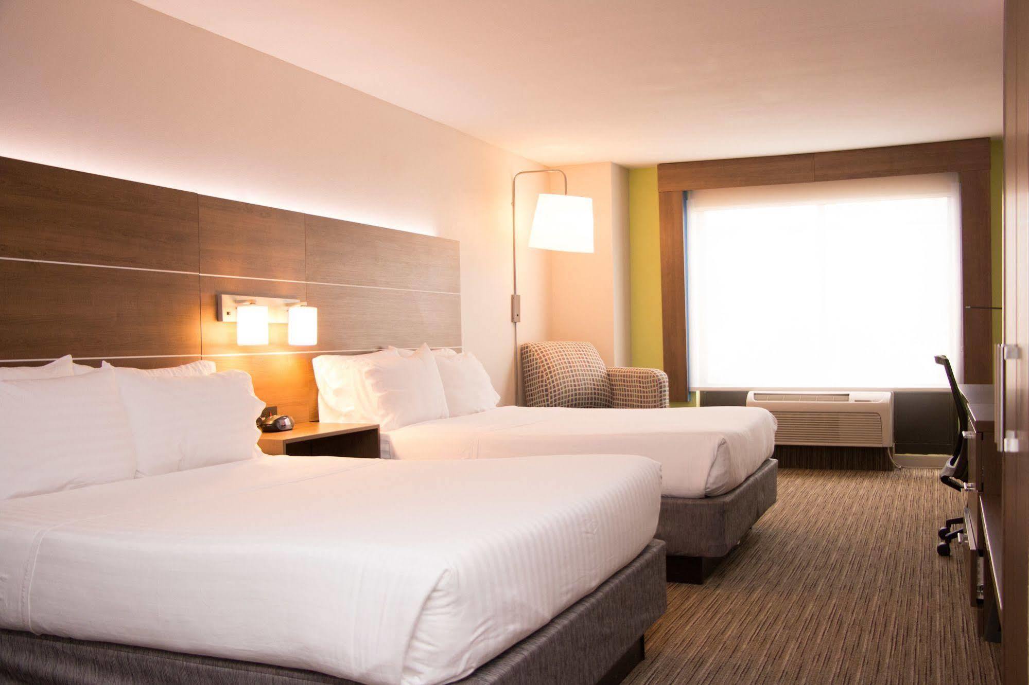 Holiday Inn Express North 泰勒 外观 照片