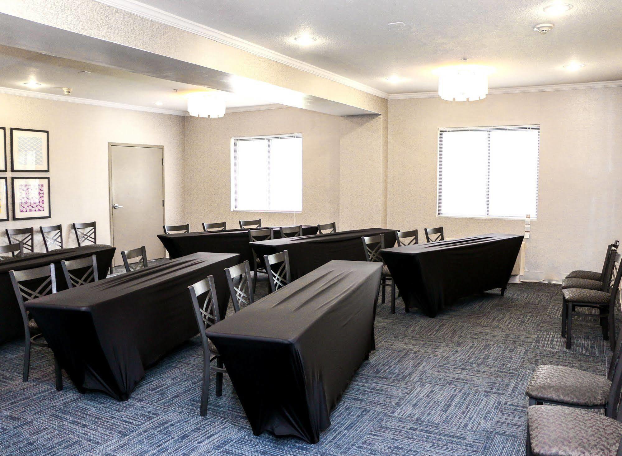 Holiday Inn Express North 泰勒 外观 照片
