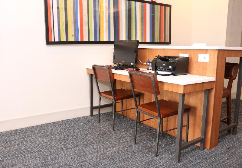 Holiday Inn Express North 泰勒 外观 照片
